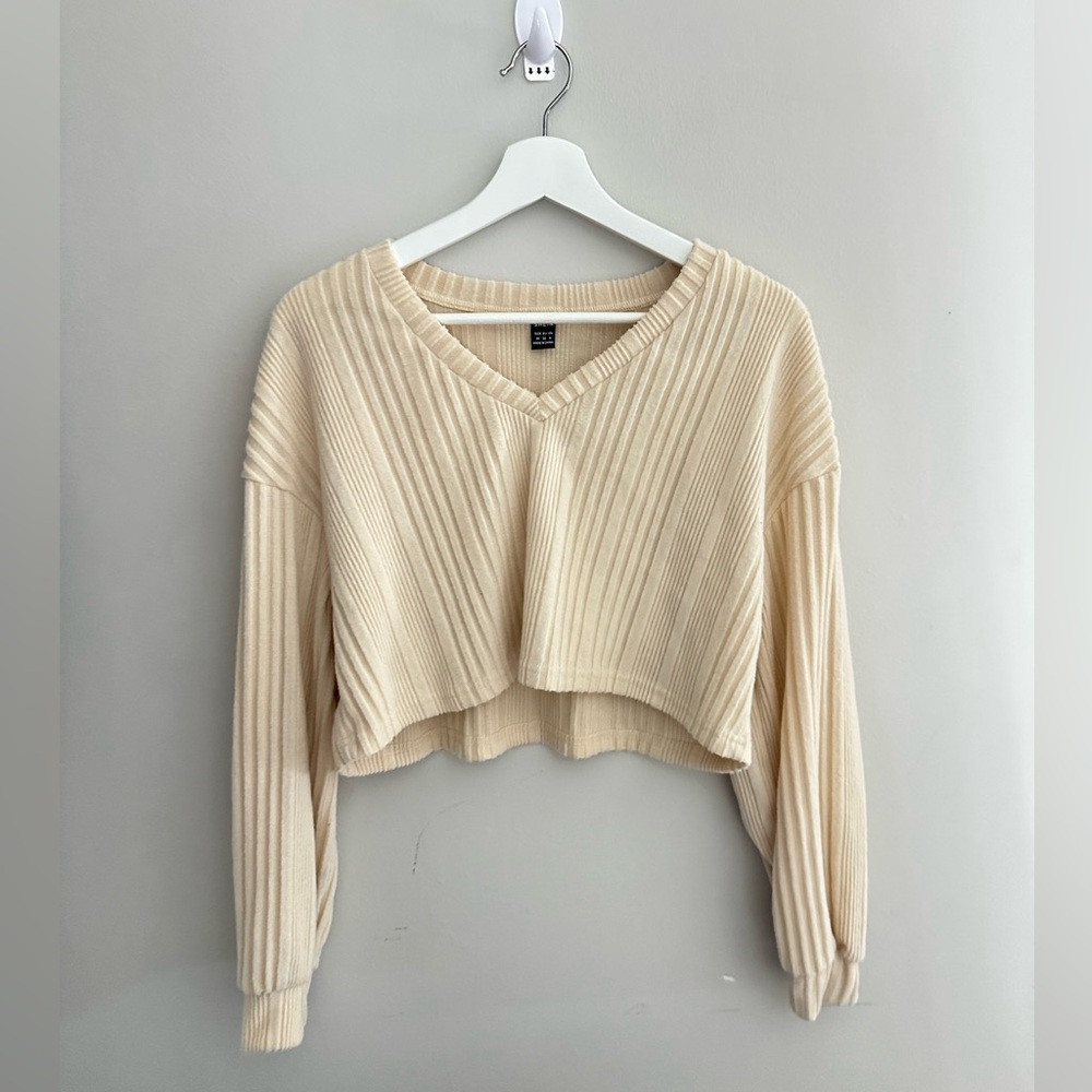 Cream White V neck sweater